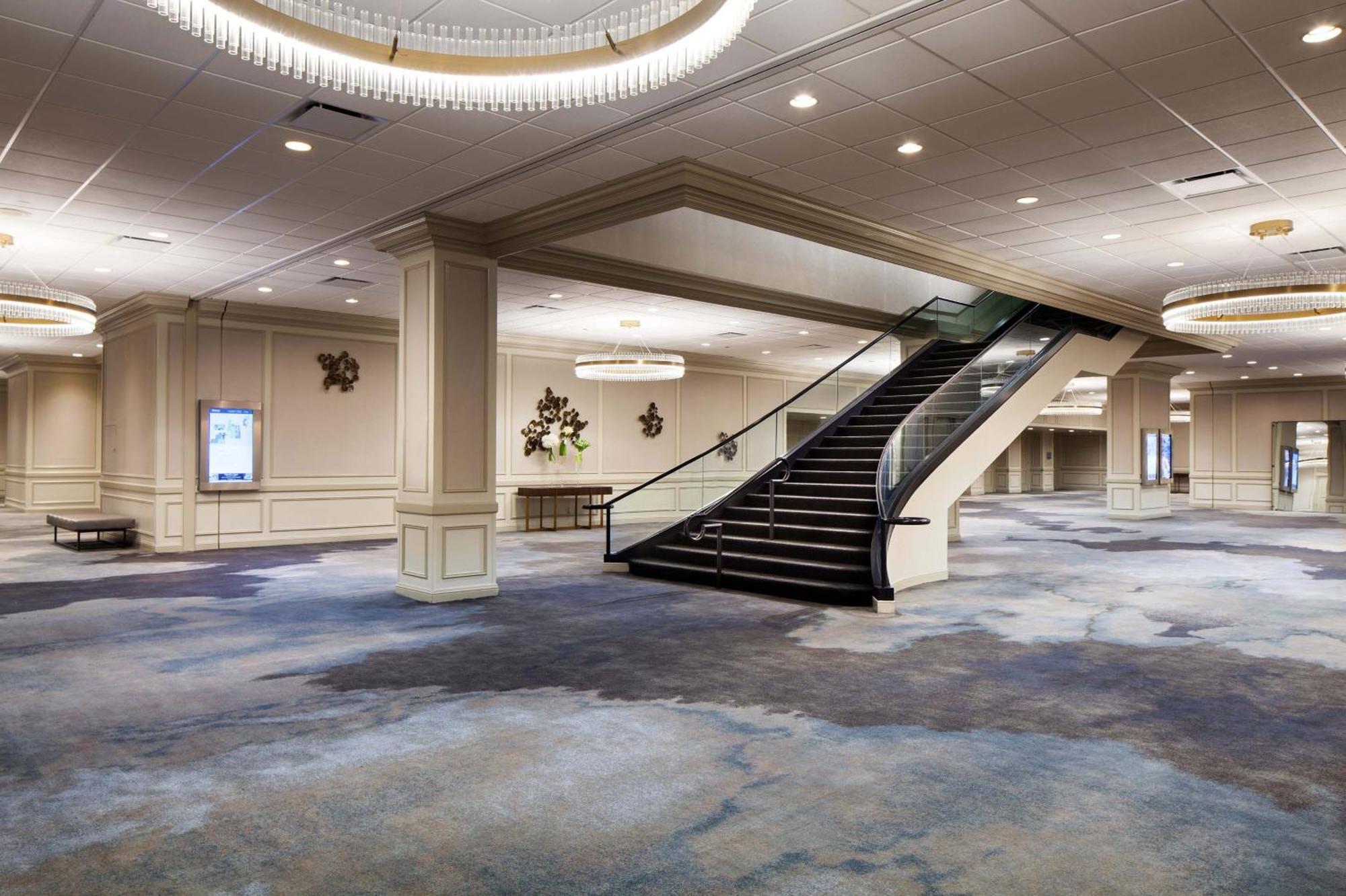 The Westin Galleria 4*